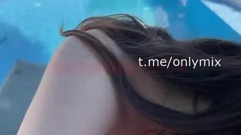 Olgun üniversiteli kızı tuvalete götürecekmiş gibi yaptı