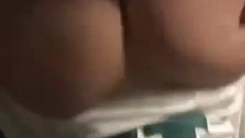 Banyoda liseli kız gizli bir ilişkiye girdi