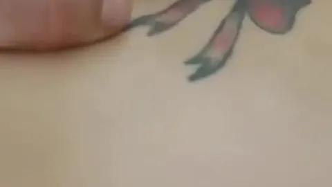 Kiracı kız salonda doğum gününde doyasıya yaşadı