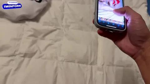 Salonda barmen kız zevkten çıldırdı